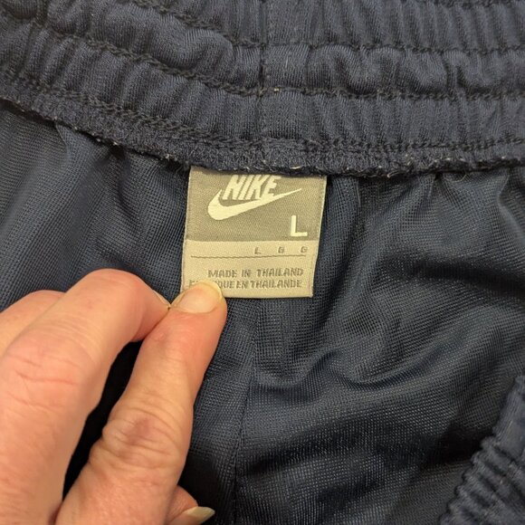 VTG Nike Basketball Shorts Mens L Navy Blue White Stripe Swoosh Logo Athletic - Picture 3 of 4